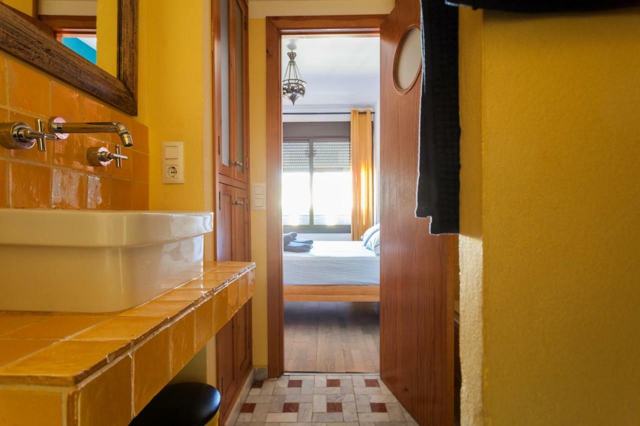 Atico Resitur Triana Apartment Sevilla Bagian luar foto